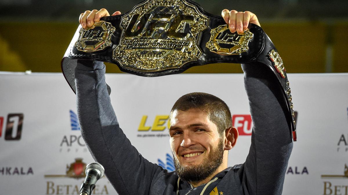 Khabib kicked off plane